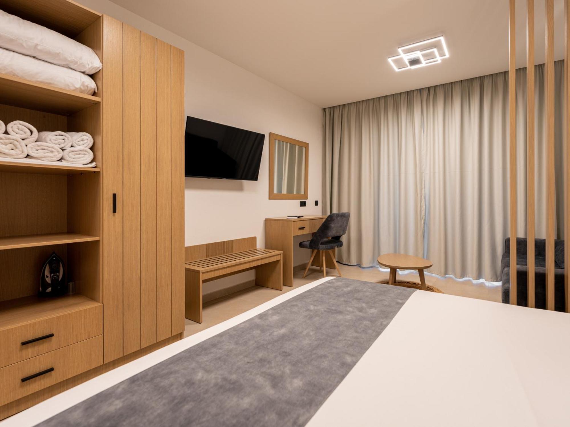 Antony'S Luxury Apartments 尼基季 外观 照片